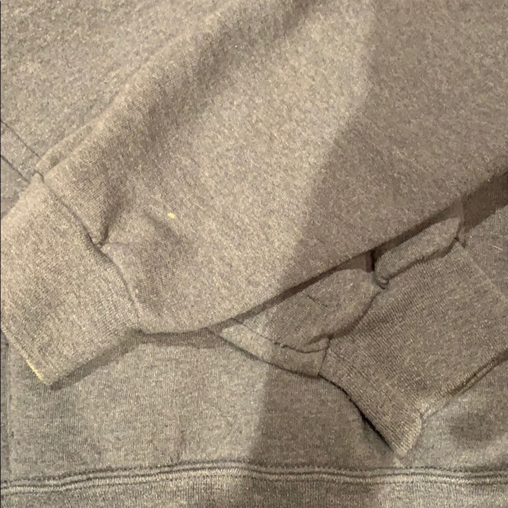 Mossy oak hoodie and fruit of the loom gray hoodie - Picture 6 of 7